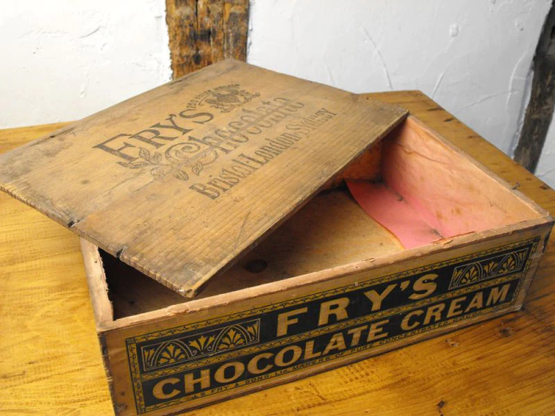 جعبه چوبی شکلات
